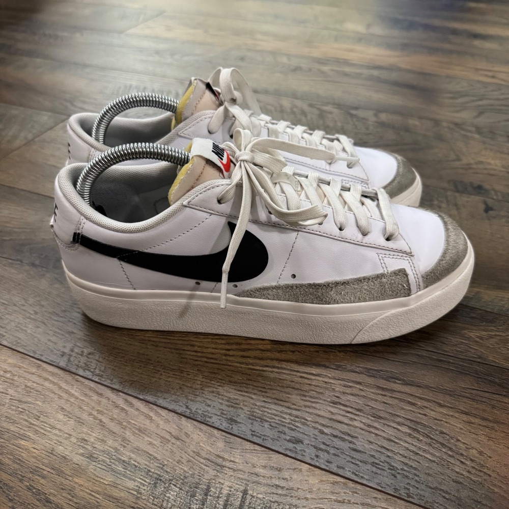 Nike Blazer Low Platform White Black Womens Sneakers DJ0292-101 Size 9.5 Shoes